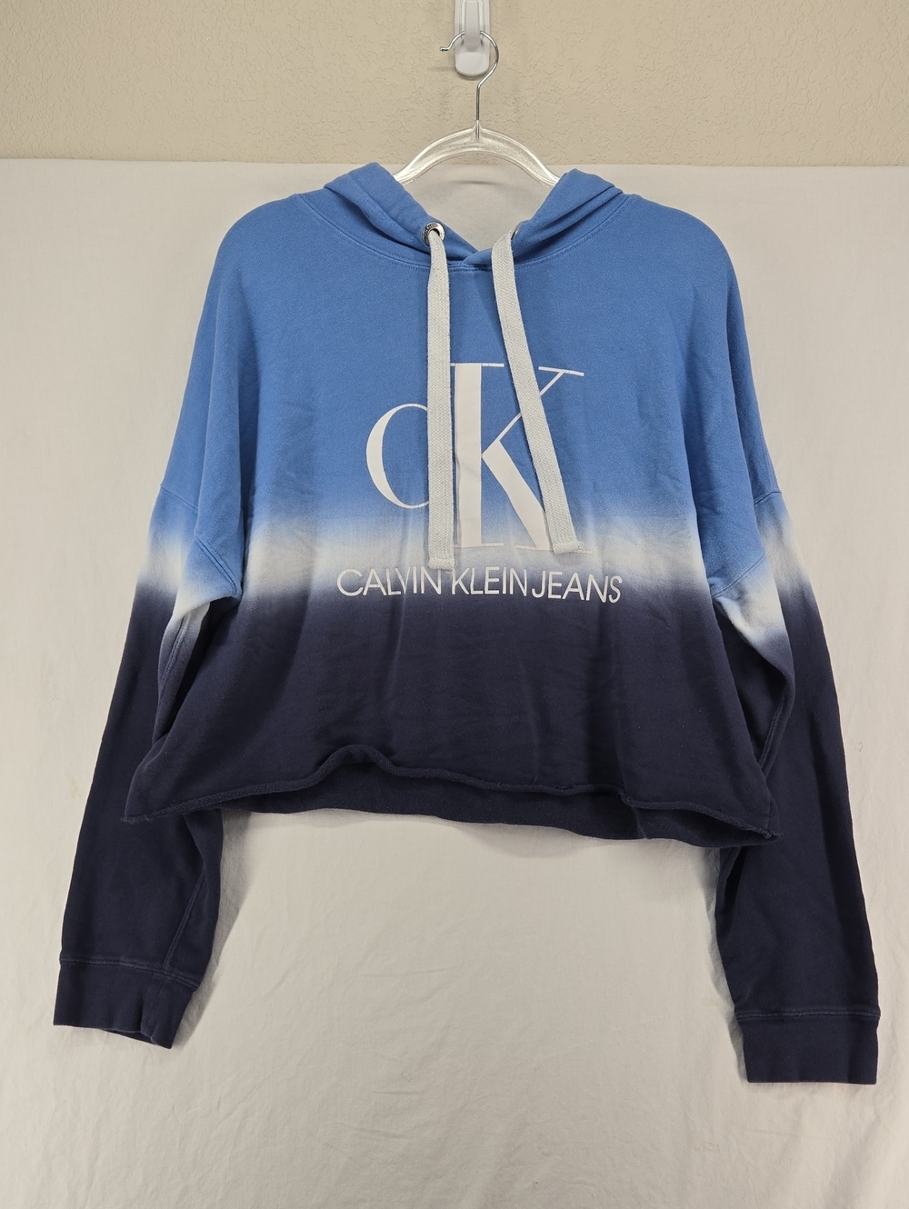 Calvin Klein Jeans Blue to Navy Ombre Cropped Hoodie Size Large